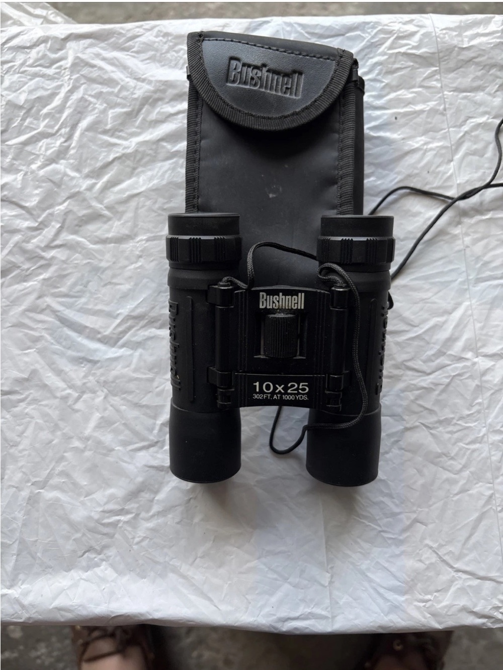 Bushnell 10x25 Compact Binoculars - Black